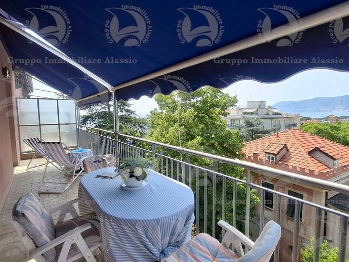Casa quadrilocale in vendita in Via Leondardo da Vinci, Via Roma Borgo Barusso, Alassio