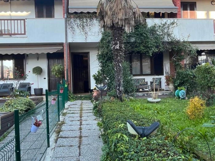 Casa con 6 locali in vendita in Via Raffaello Sanzio, Mombretto, Mediglia