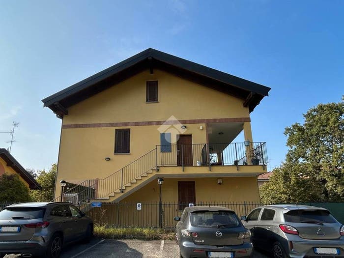 Appartamento trilocale in vendita in Via Liguria, Bernate La Ca', Arcore