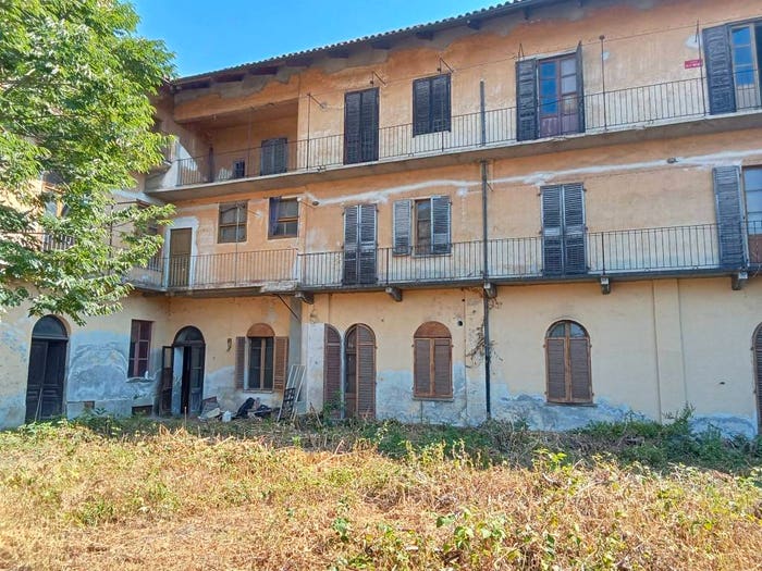 Casa con 6 locali in vendita in Via Giuseppe Garibaldi, Montanaro