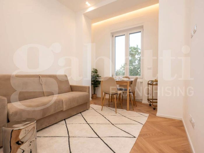 Appartamento trilocale in vendita in Viale Papiniano, Solari, Milano