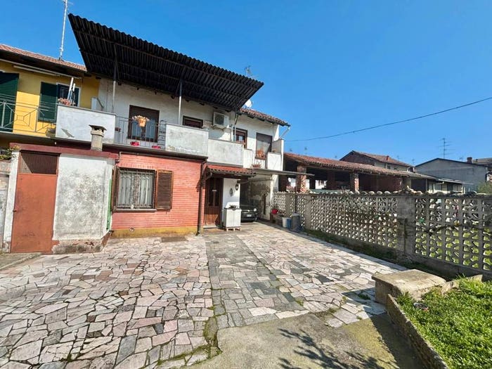 Casa trilocale in vendita in Strada Provinciale di Granozzo, Lumellogno Pagliate, Novara