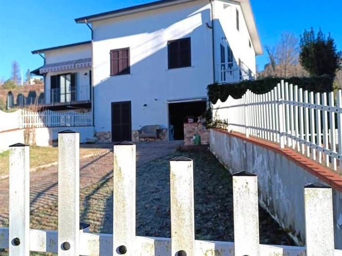 Casa con 6 locali in vendita in Via Nazionale No Number, Centro, Aulla