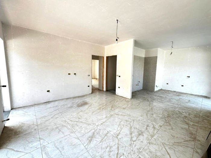 Casa quadrilocale in vendita in Via Appia, Centro, Maddaloni