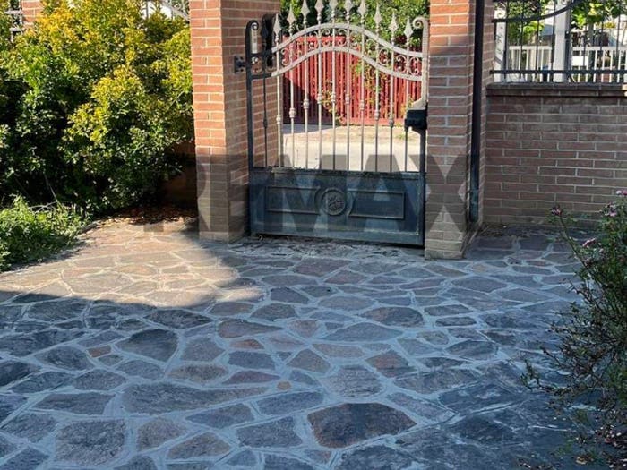 Casa con 6 locali in vendita in Villa Carmine, Montesilvano