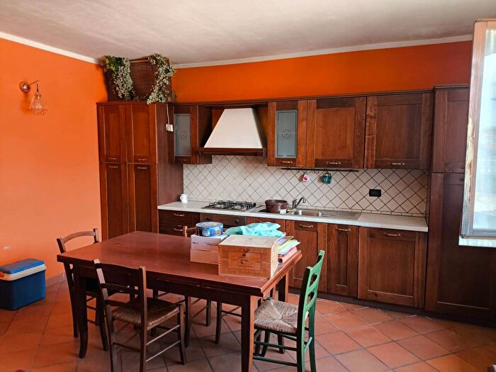 Appartamento bilocale in vendita in Piazza Giuseppe Giusti, Centro, Monsummano Terme