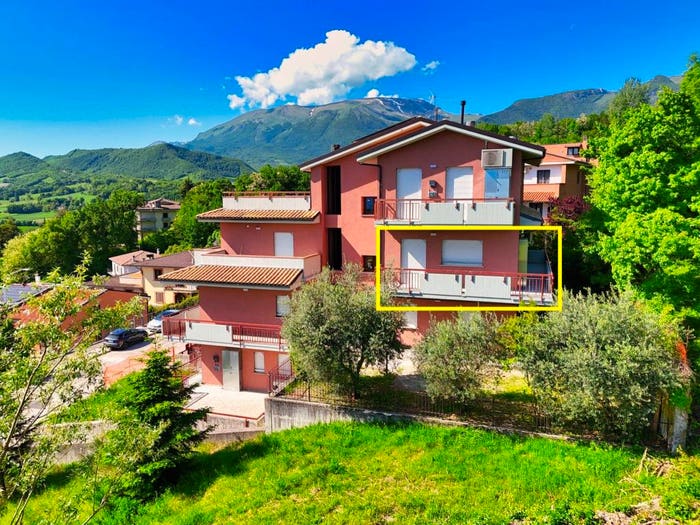 Appartamento quadrilocale in vendita in Via Giacomo Puccini, Centro, Sarnano