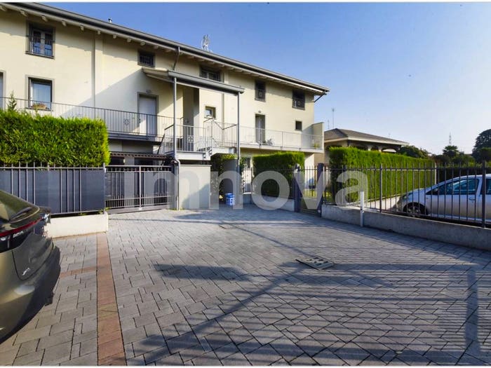 Appartamento quadrilocale in vendita in Via Cristoforo Colombo, Altopiano Baruccana, Seveso