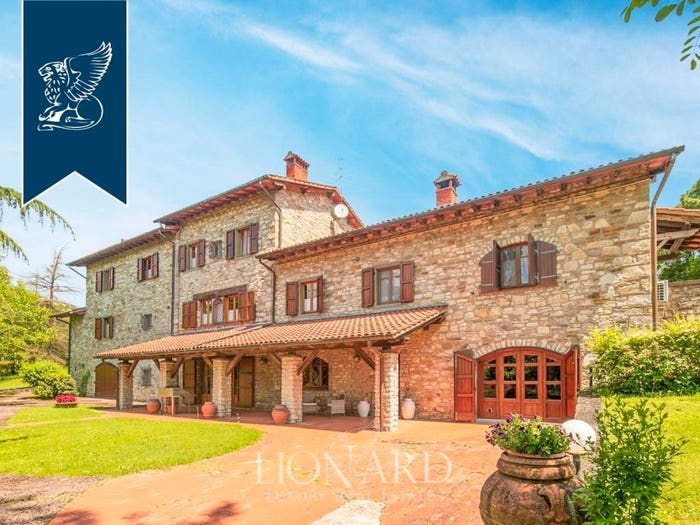 Casa con 6 locali in vendita in Chiusi della Verna