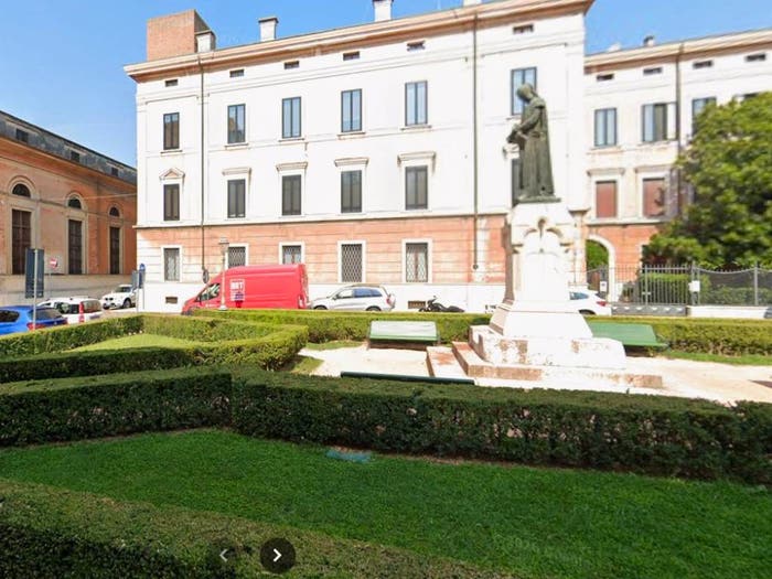 Appartamento con 6 locali in vendita in Centro, Mantova