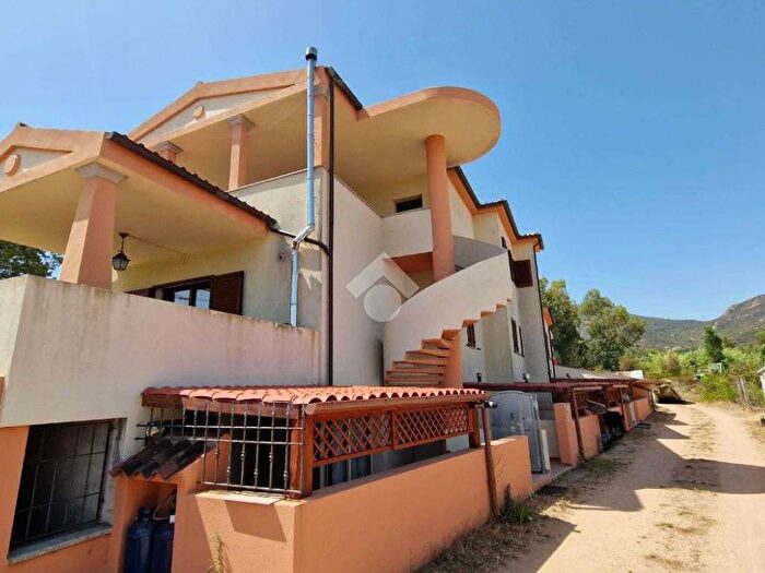 Appartamento trilocale in vendita in Via Santu Micali, Loiri Porto San Paolo