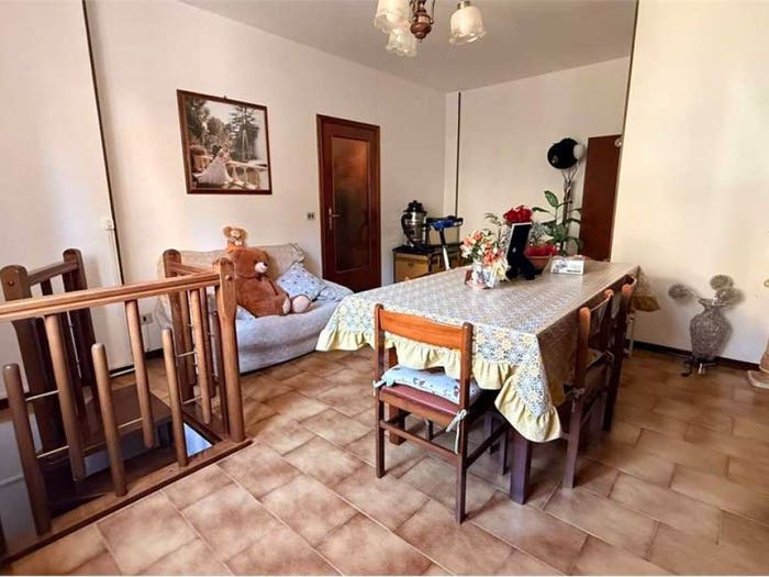 Appartamento con 5 locali in vendita in Corso XXI Gennaio, Montecchio, Vallefoglia