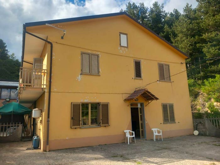 Appartamento trilocale in vendita in Serralonga, Rose