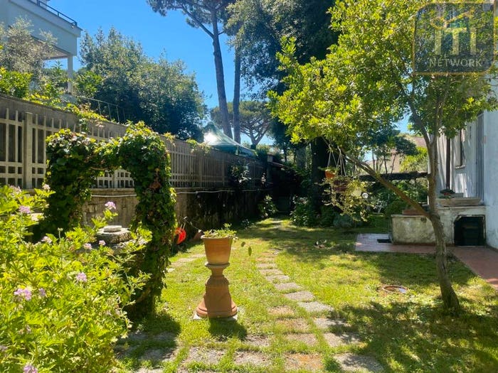Casa con 5 locali in vendita in Via delle Petunie, Lido di Cincinnato Sirene, Anzio