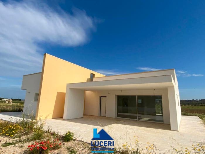 Casa trilocale in vendita in Via Provinciale Tuglie, Centro, Parabita