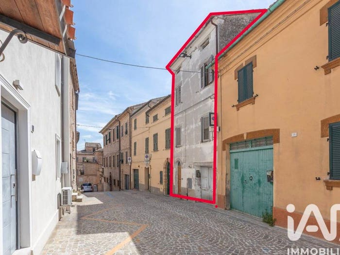 Casa quadrilocale in vendita in Via Sassaroli, Centro, Filottrano