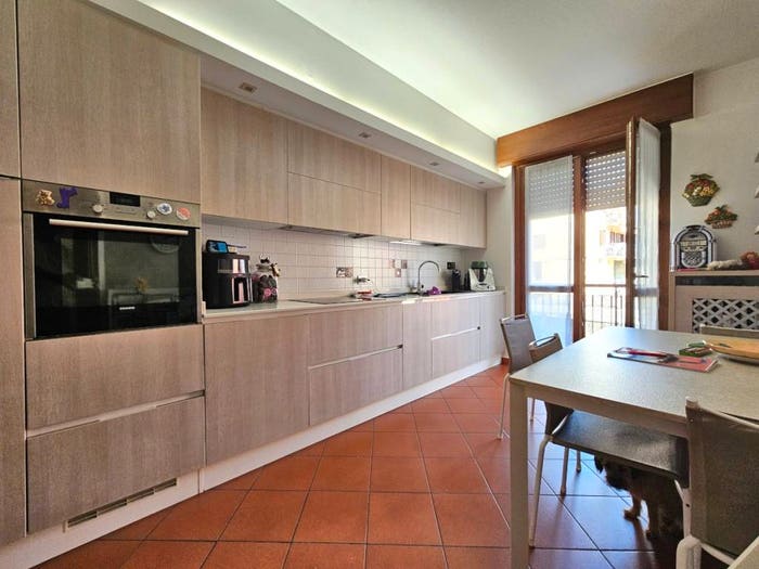 Appartamento trilocale in vendita in Via Alessandro Manzoni, Centro, Gazzaniga