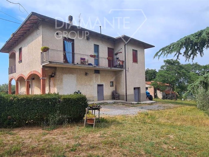 Casa con 6 locali in vendita in Centro, Montepulciano