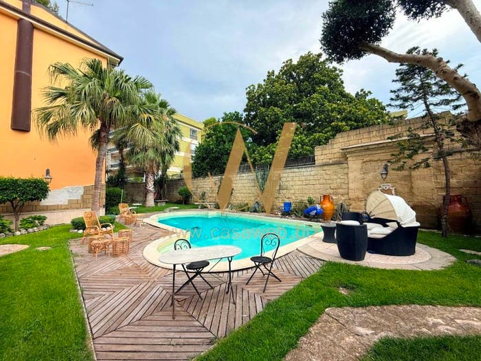 Casa con 6 locali in vendita in Via Francesco Petrarca, Centurano, Caserta