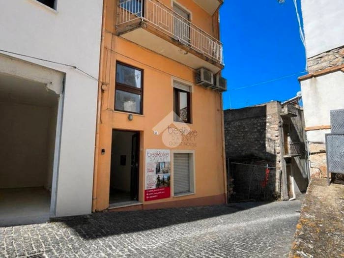 Appartamento bilocale in vendita in Via Canonico Sanna, Centro, Baunei