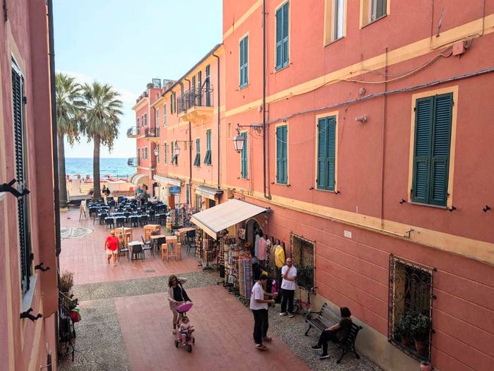 Appartamento bilocale in vendita in Piazza Guglielmo Marconi, Laigueglia