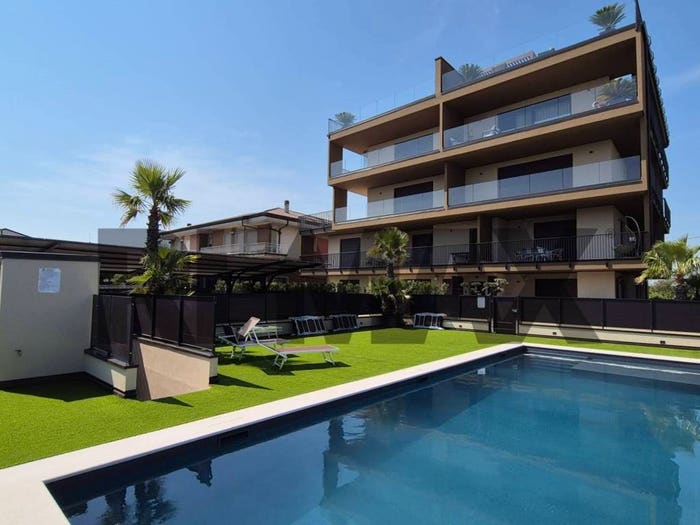 Appartamento quadrilocale in vendita in Via Bell'Italia, Centro, Peschiera del Garda