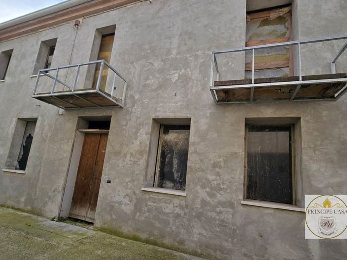 Casa quadrilocale in vendita in viale fiume, Centro Storico, Este