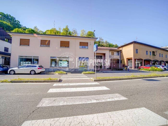Casa con 5 locali in vendita in Via Piave, Centro, Azzate