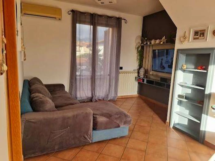 Appartamento con 5 locali in vendita in Marina di Massa Centro, Massa