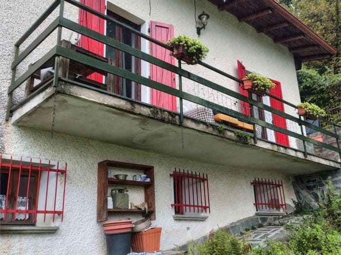 Appartamento con 6 locali in vendita in frazione casere, LavenoMombello