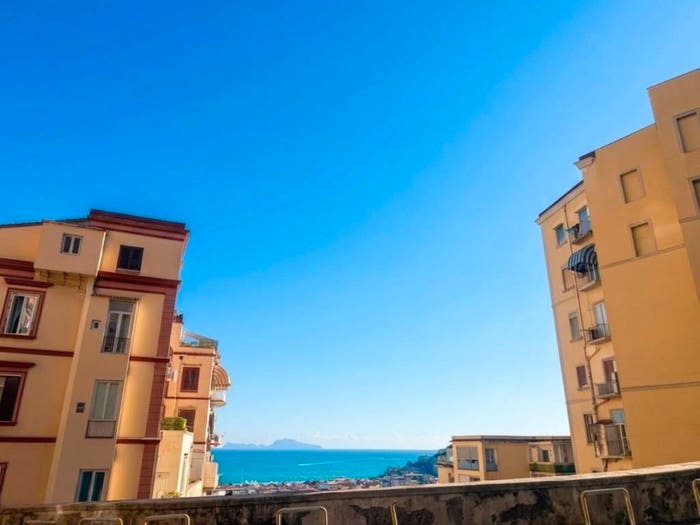 Appartamento con 5 locali in vendita in Via Torquato Tasso, Vomero, Napoli