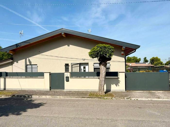 Casa trilocale in vendita in Via Stazione Sud, Centro, Ronchi dei Legionari