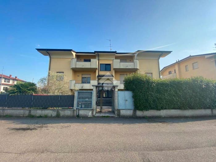 Appartamento trilocale in vendita in Via Don Albino Saresella, Centro, Corbetta