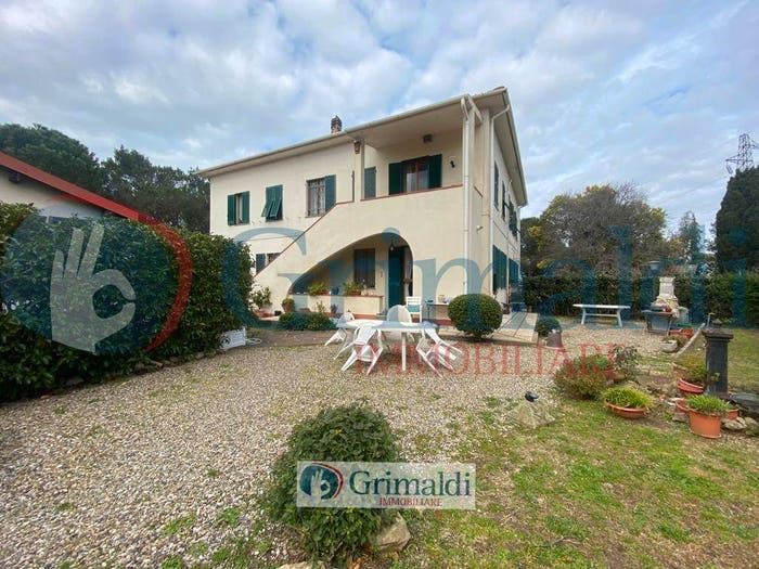 Casa bilocale in vendita in Porta a Terra Padula, Livorno