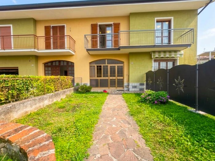 Casa quadrilocale in vendita in Via Marche, Centro, Concesio