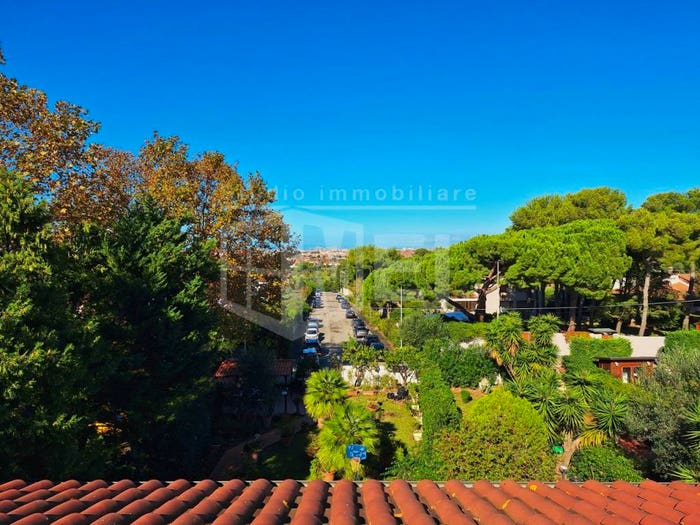 Casa con 6 locali in vendita in Via del Pino, Montenero Basso Montenero Alto, Livorno