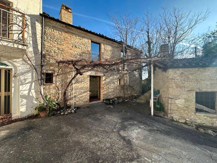 Casa con 6 locali in vendita in Contrada Pettorano, Civitella Casanova