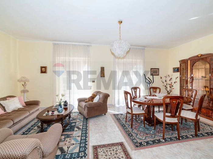 Appartamento con 6 locali in vendita in Via Pantelleria, Piano Tavola, Belpasso