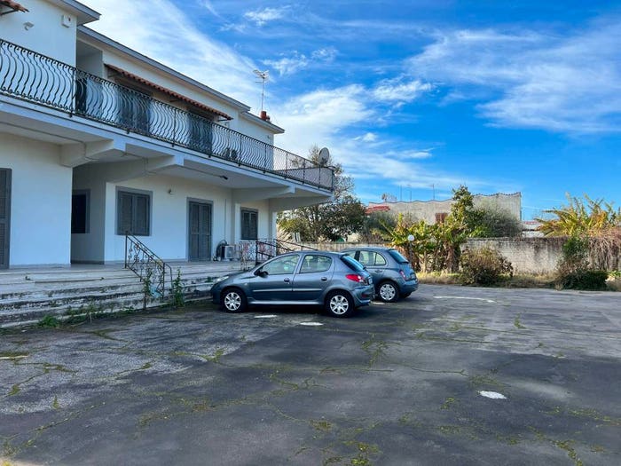 Casa con 6 locali in vendita in Via Ripuaria, Varcaturo, Giugliano in Campania