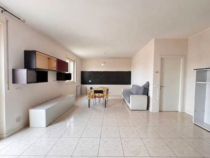 Appartamento trilocale in vendita in Via Bartolomeo Stefani, Due Pini Te Brunetti, Mantova