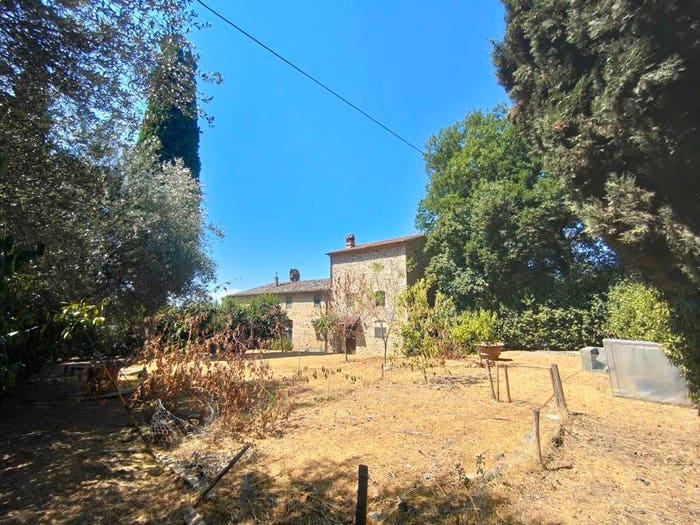 Casa con 6 locali in vendita in Passignano sul Trasimeno