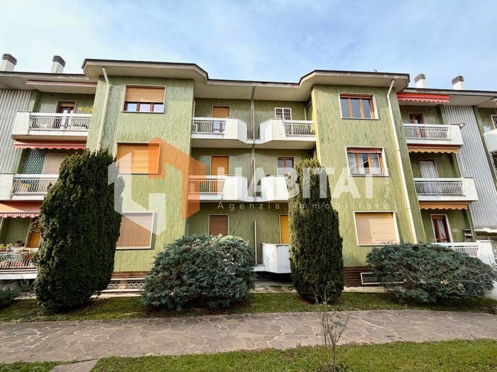 Appartamento trilocale in vendita in Via Bertarini, Carugate