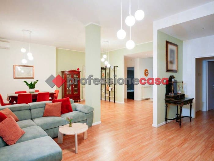 Casa con 6 locali in vendita in Via Vincenzo Giuffrida, Vulcania Sanzio, Catania