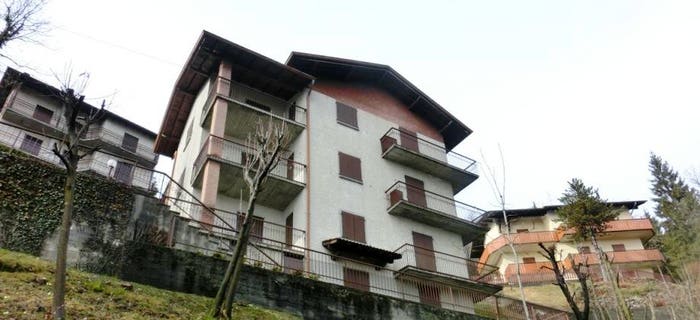 Appartamento trilocale in vendita in Via Aviatico, Selvino