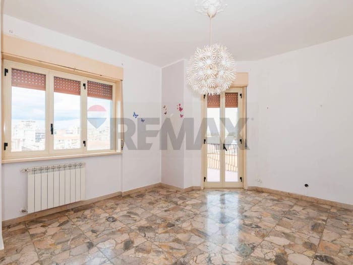 Appartamento quadrilocale in vendita in viale Mario Milazzo, Centro, Caltagirone