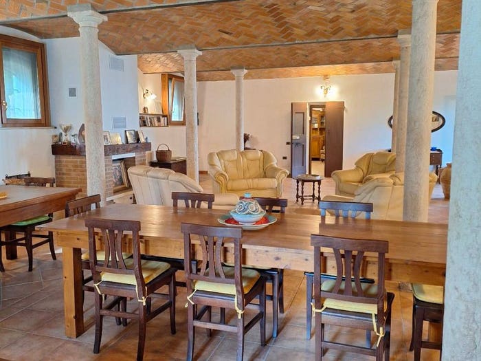 Casa con 6 locali in vendita in Via Leopoldo Pilla, Angeli, Mantova