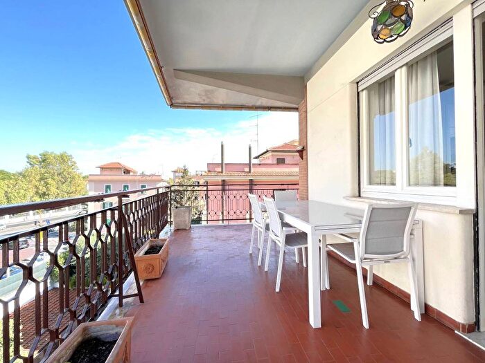 Appartamento trilocale in vendita in Via Guglielmo Mengarini, Portuense, Roma
