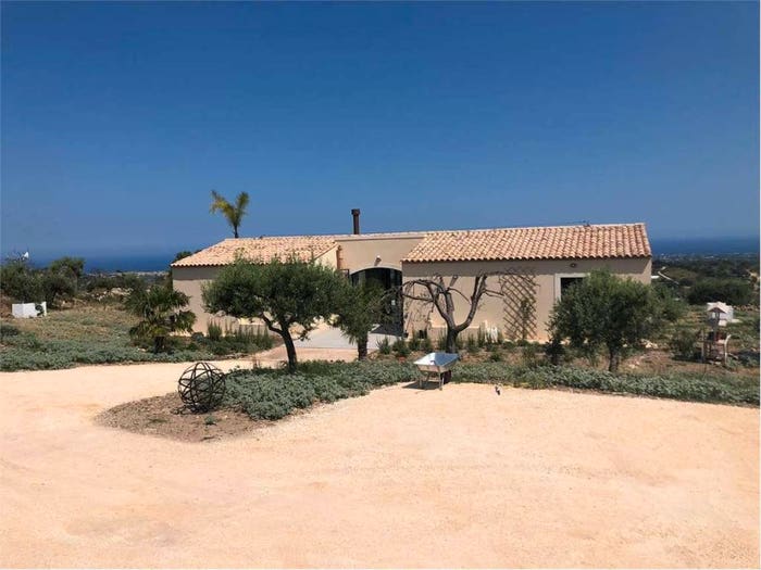 Appartamento con 5 locali in vendita in Via Meti, Avola