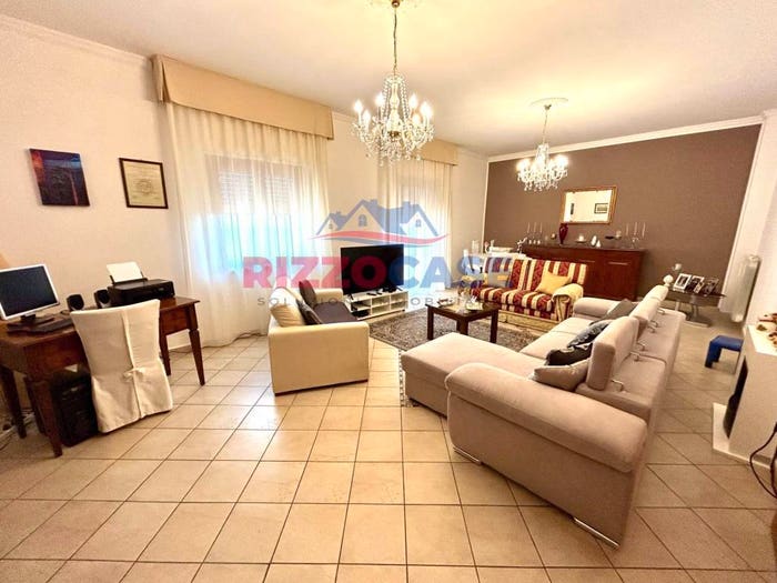 Appartamento quadrilocale in vendita in Via Papa Giovanni XXIII, Rossano, CoriglianoRossano