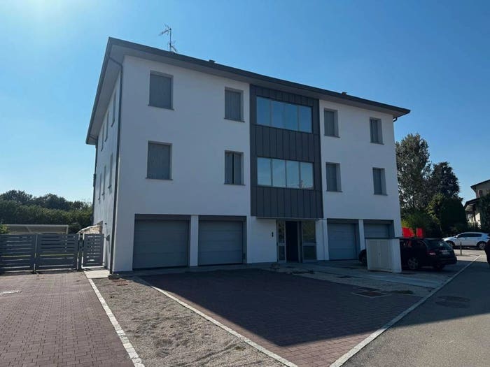 Appartamento con 5 locali in vendita in Via Riccardo Zandonai, Centro, Formigine